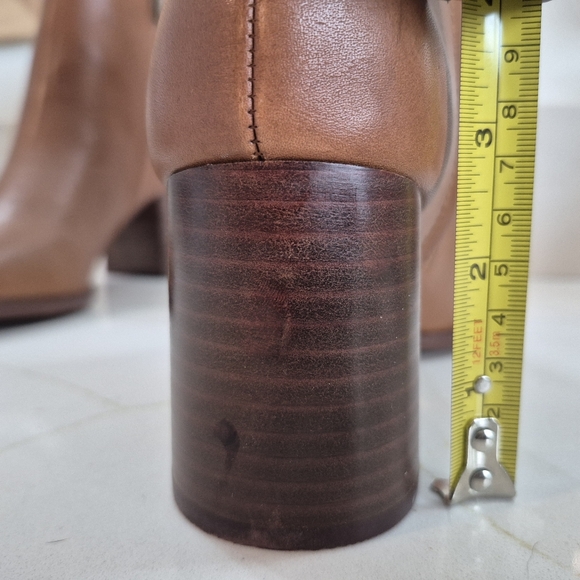 Madewell NWOT, Women's Heeled Leather Boots English Saddle (color), size 7.5 - Picture 2 of 12